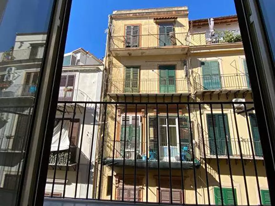 Immagine 10 di Appartamento in affitto  in VICOLO DEI CALZONAI 13 a Palermo