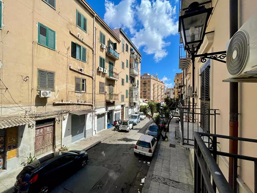 Immagine 11 di Appartamento in vendita  in Via Delle Pergole 97 a Palermo
