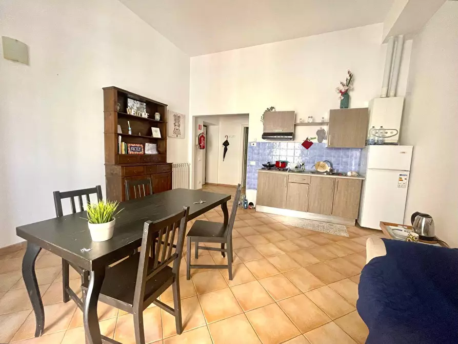 Immagine 2 di Appartamento in vendita  in Via Delle Pergole 97 a Palermo