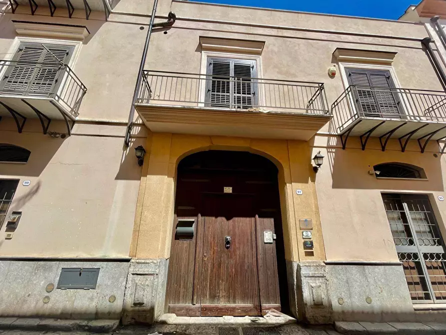 Immagine 3 di Appartamento in vendita  in Via Delle Pergole 97 a Palermo