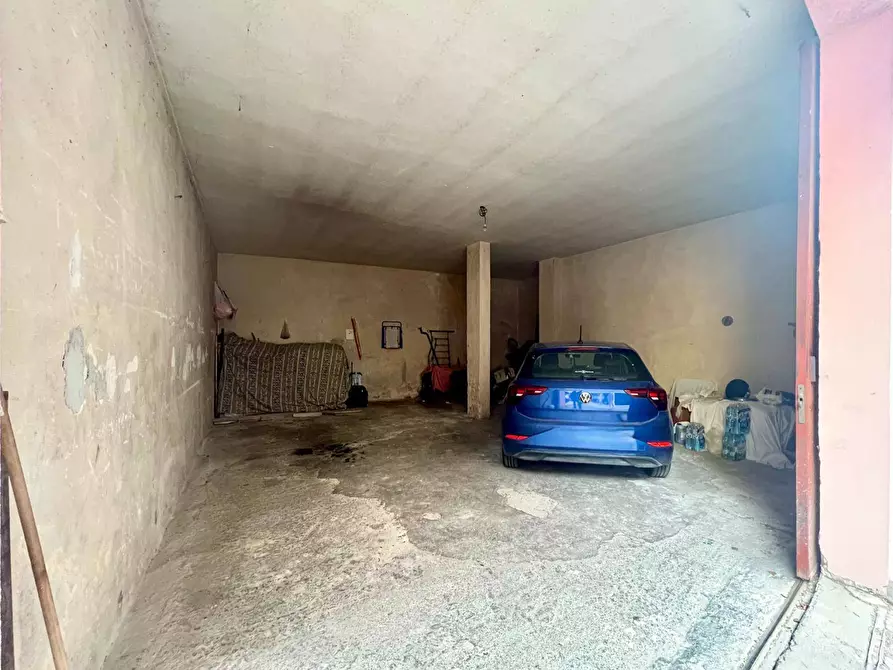 Immagine 3 di Locale commerciale in vendita  in Via Cristoforo Castelli a Palermo