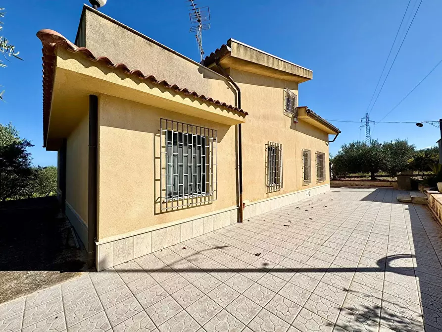 Immagine 2 di Villa in vendita  in Contrada Bosco Falconeria a Partinico