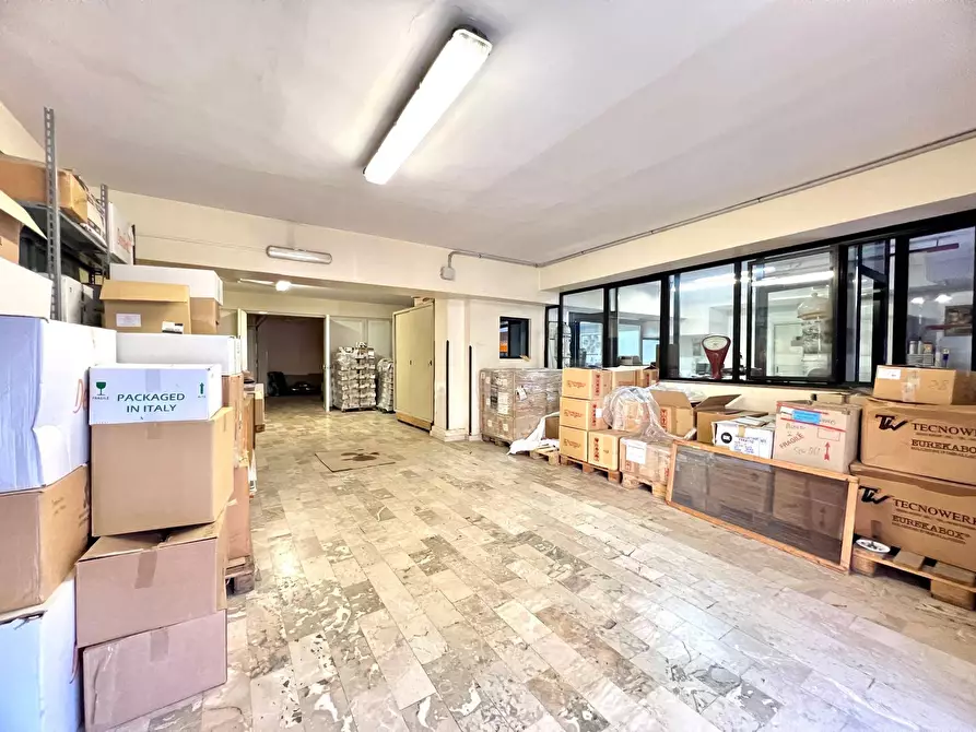 Immagine 10 di Locale commerciale in affitto  in VIA SAN GIOVANNI DI DIO 13 a Palermo