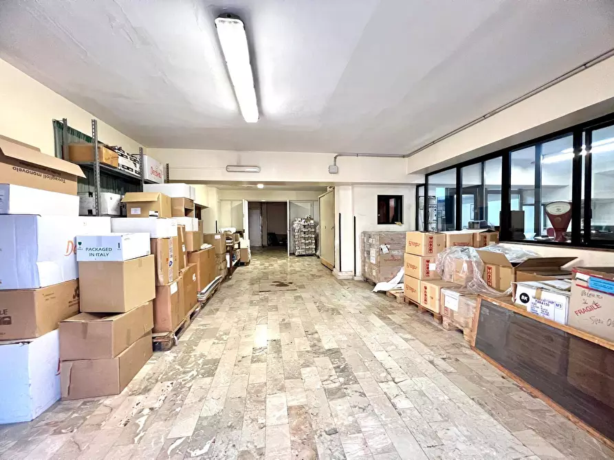 Immagine 11 di Locale commerciale in affitto  in VIA SAN GIOVANNI DI DIO 13 a Palermo