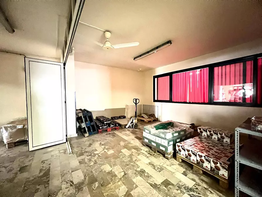 Immagine 12 di Locale commerciale in affitto  in VIA SAN GIOVANNI DI DIO 13 a Palermo