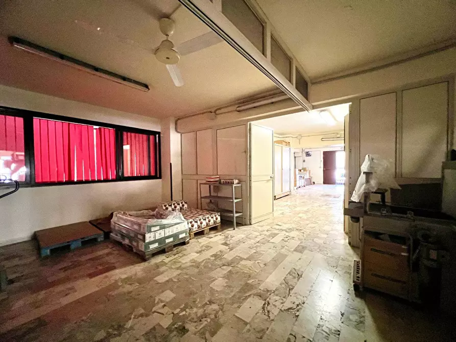 Immagine 13 di Locale commerciale in affitto  in VIA SAN GIOVANNI DI DIO 13 a Palermo