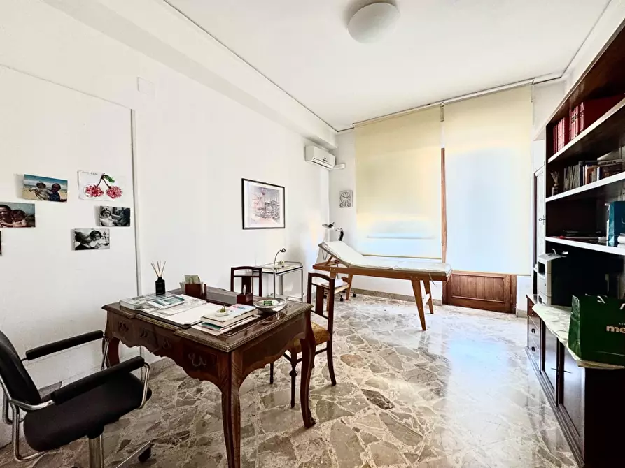 Immagine 3 di Appartamento in vendita  in via sciuti 6 a Palermo