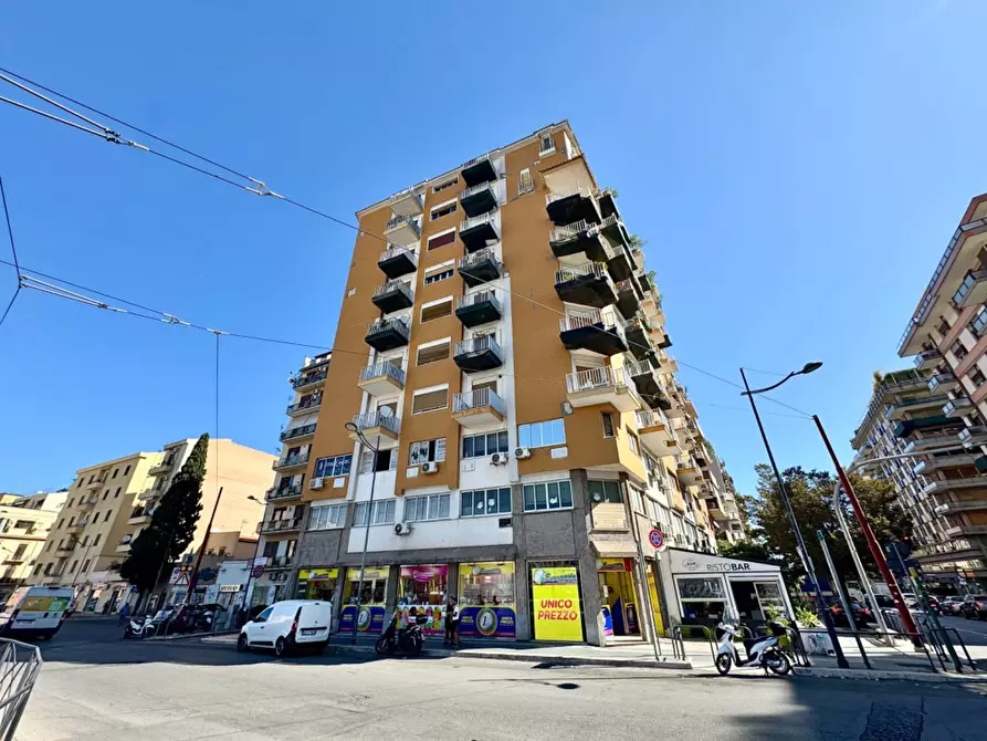 Immagine 15 di Appartamento in vendita  in via sciuti 6 a Palermo