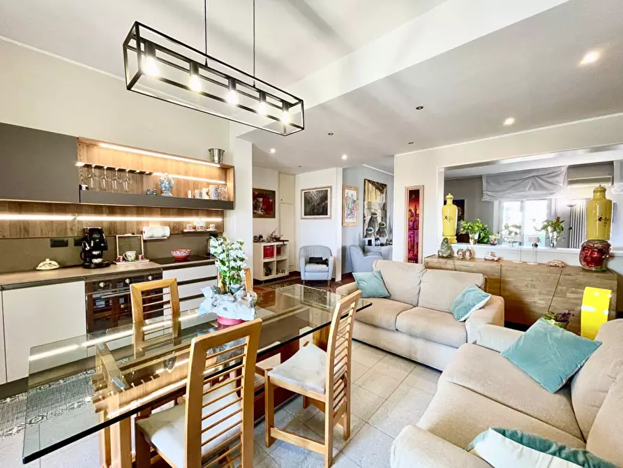 Immagine 12 di Appartamento in vendita  in via antonio pacinotti 64 a Palermo