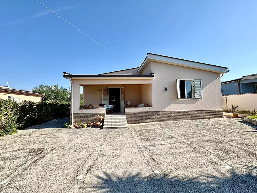 Immagine 2 di Villa in vendita  in Contrada Pantalina a Capaci
