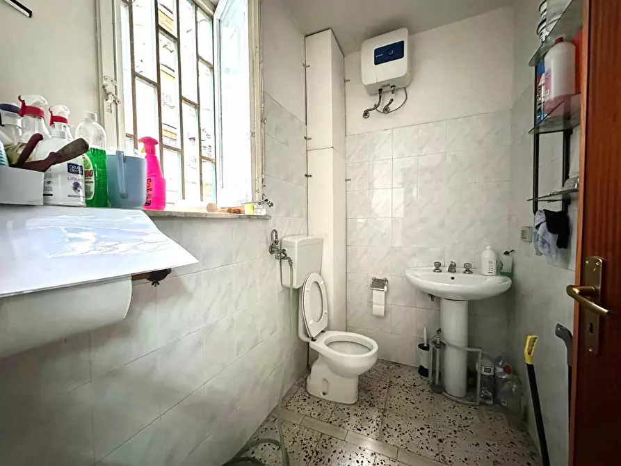 Immagine 6 di Locale commerciale in vendita  in via Archirafi 7/C a Palermo