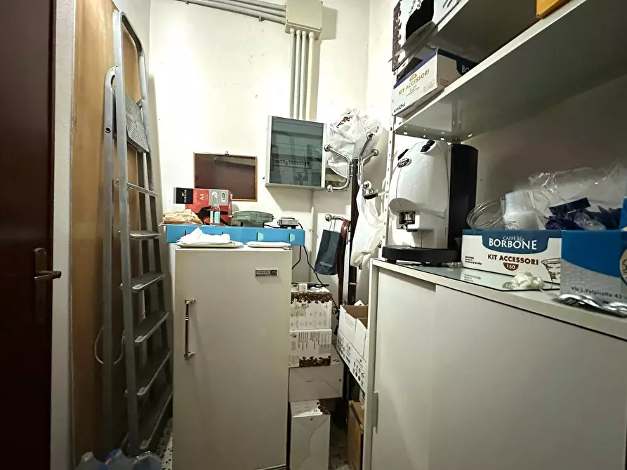 Immagine 8 di Locale commerciale in vendita  in via Archirafi 7/C a Palermo