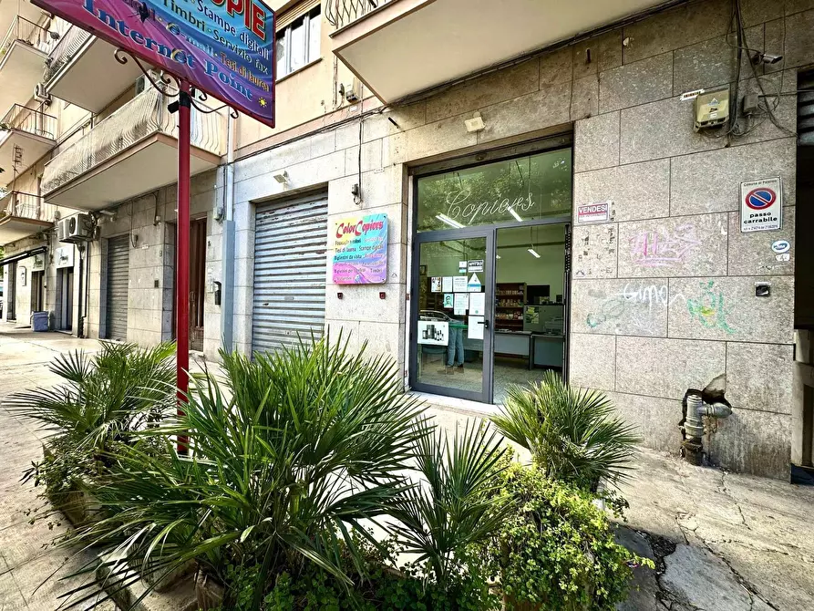 Immagine 7 di Locale commerciale in vendita  in via Archirafi 7/C a Palermo