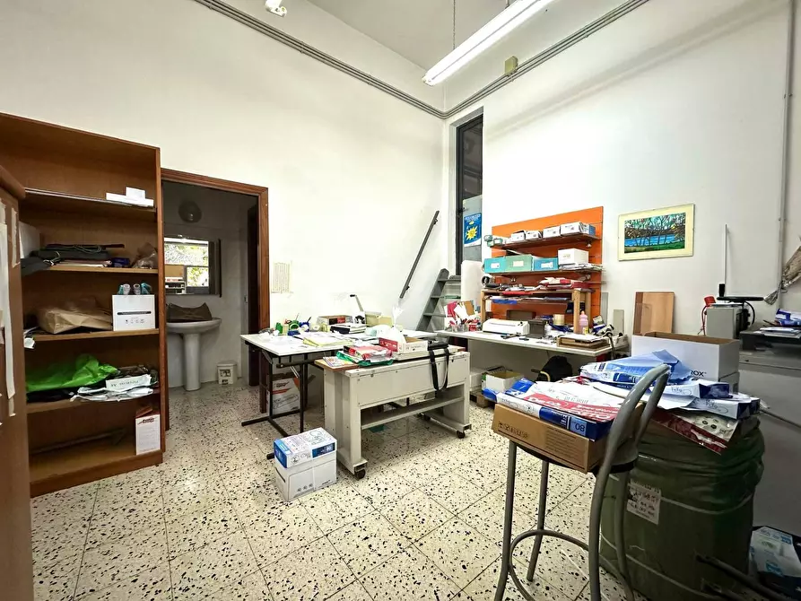Immagine 5 di Locale commerciale in vendita  in via Archirafi 7/C a Palermo