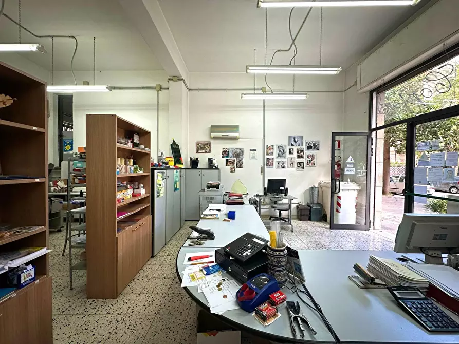 Immagine 11 di Locale commerciale in vendita  in via Archirafi 7/C a Palermo
