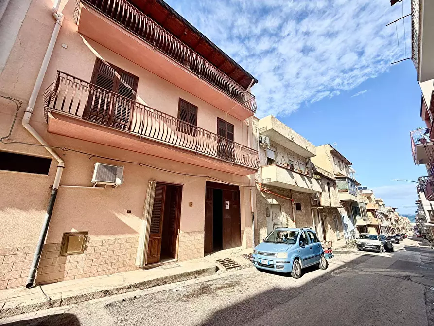 Immagine 3 di Casa indipendente in vendita  in Via Pompeo Vannucci 119 a Balestrate
