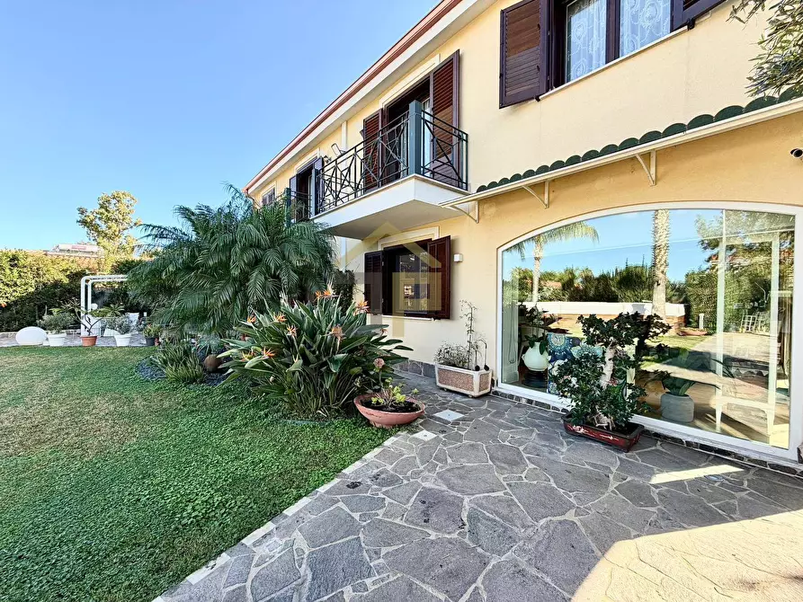 Immagine 4 di Villa in vendita  in Via Del Pistacchio 6 a Carini