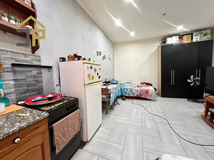 Immagine 5 di Appartamento in vendita  in Vicolo La Rocca Alle Case Nuove 4 a Palermo