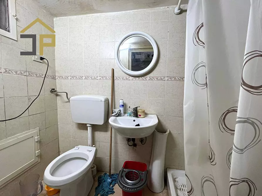 Immagine 14 di Appartamento in vendita  in Vicolo La Rocca Alle Case Nuove a Palermo