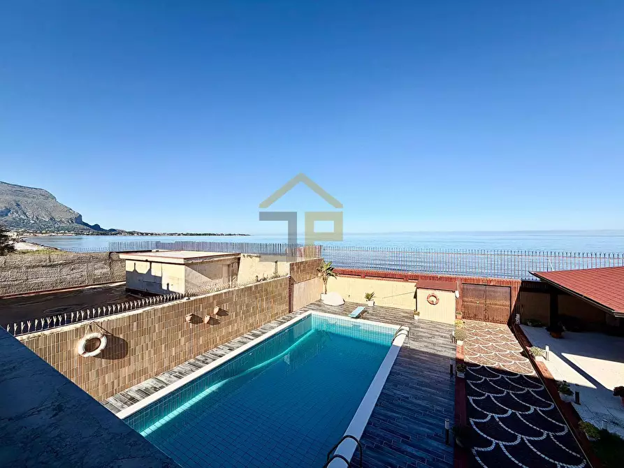 Immagine 40 di Villa in vendita  in Via Cristoforo Colombo a Carini