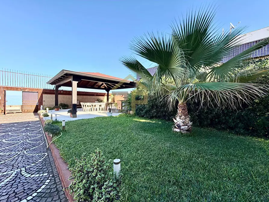 Immagine 13 di Villa in vendita  in Via Cristoforo Colombo a Carini