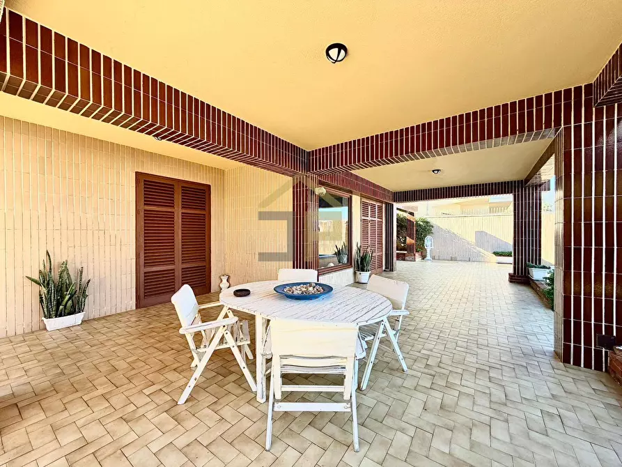 Immagine 10 di Villa in vendita  in Via Cristoforo Colombo a Carini