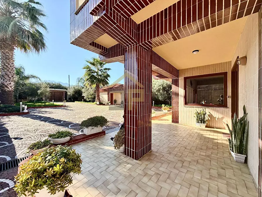 Immagine 8 di Villa in vendita  in Via Cristoforo Colombo a Carini