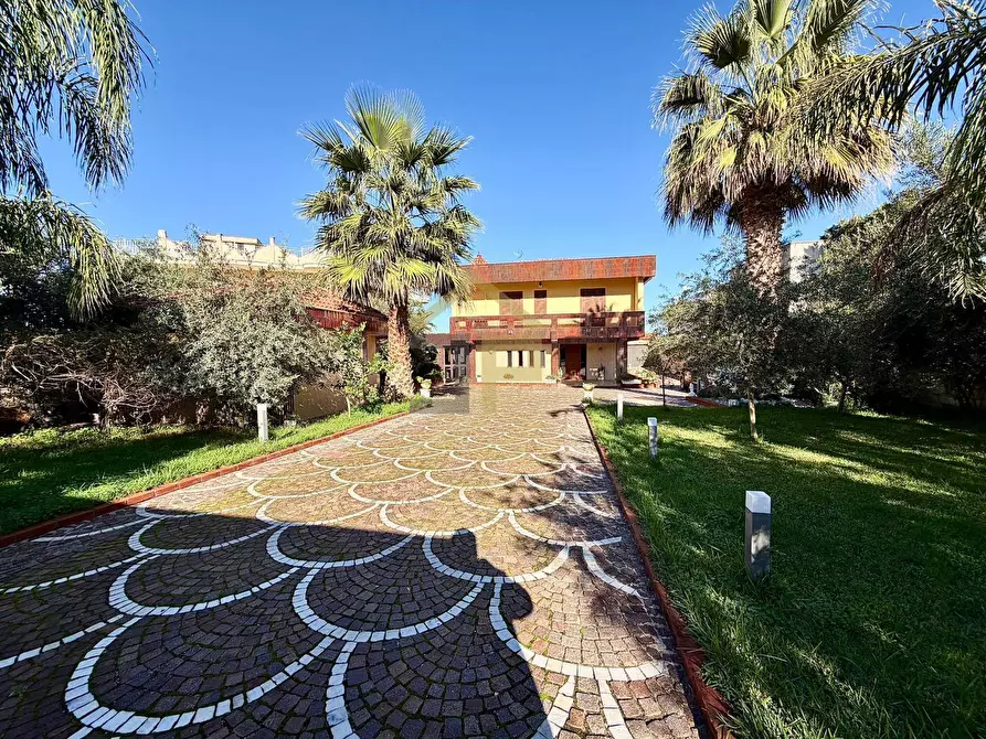 Immagine 3 di Villa in vendita  in Via Cristoforo Colombo a Carini