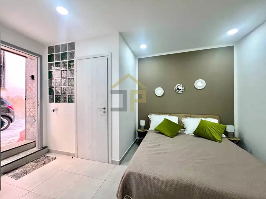 Immagine 3 di Appartamento in vendita  in Vicolo Santa Rosalia Al Borgo 23 a Palermo