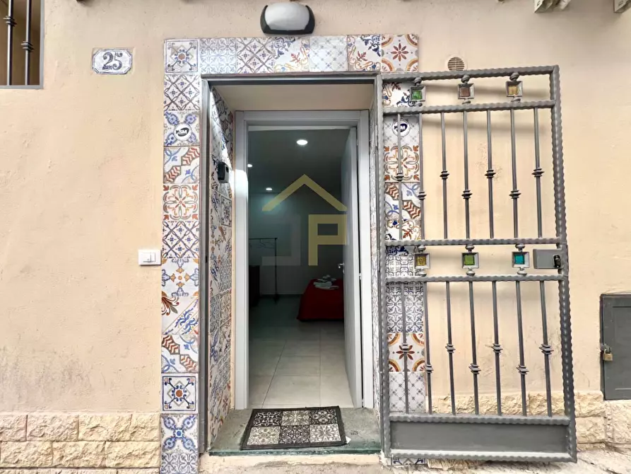 Immagine 10 di Appartamento in vendita  in Vicolo Santa Rosalia Al Borgo 25 a Palermo