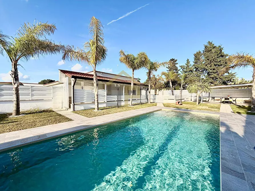 Immagine 1 di Villa in vendita  in Contrada Velez a Partinico