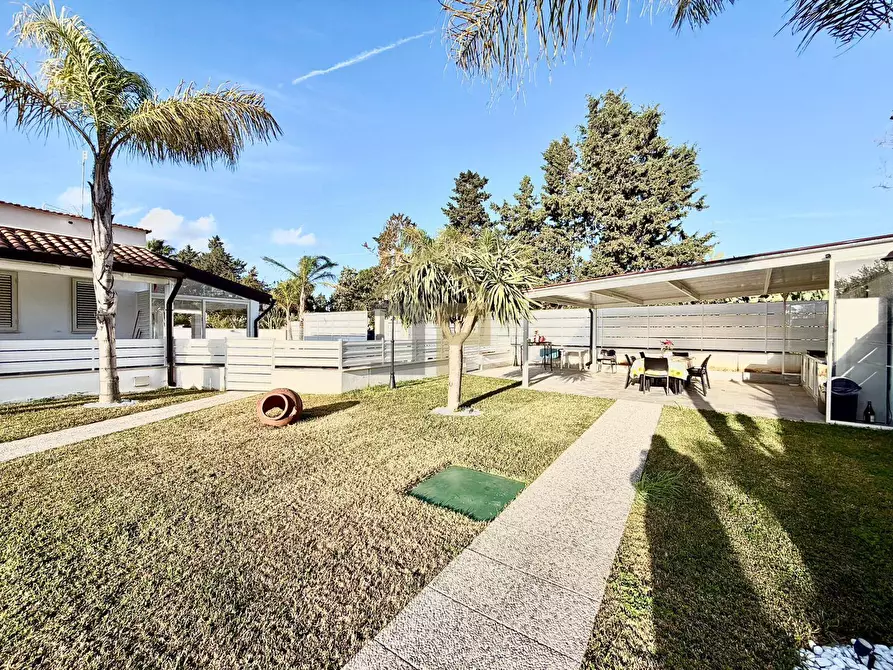 Immagine 10 di Villa in vendita  in Contrada Velez a Partinico