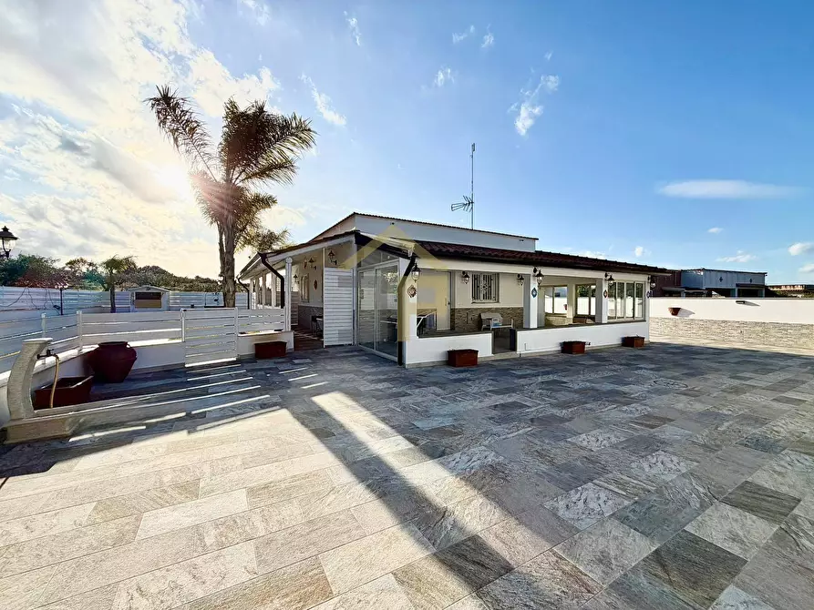 Immagine 2 di Villa in vendita  in Contrada Velez a Partinico