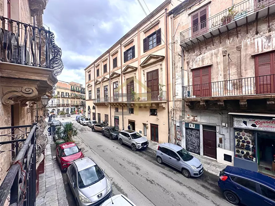 Immagine 2 di Appartamento in vendita  in via Garibaldi 76 a Palermo