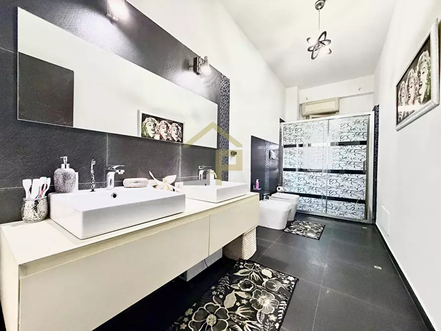 Immagine 13 di Appartamento in vendita  in Largo Giuliana 2 a Palermo