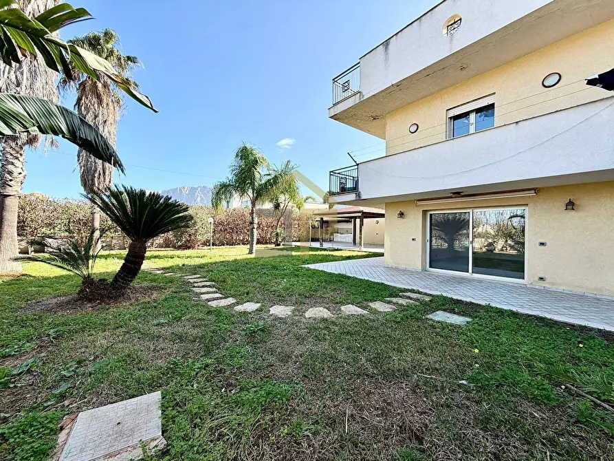 Immagine 3 di Villa in vendita  in Contrada Calarossa a Terrasini