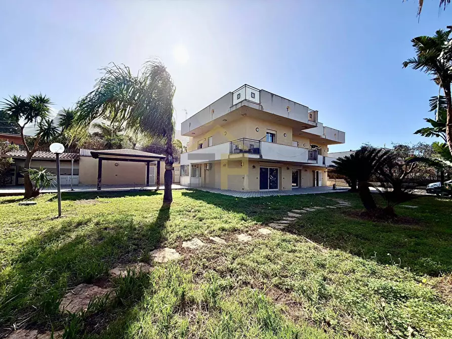 Immagine 1 di Villa in vendita  in Contrada Calarossa a Terrasini
