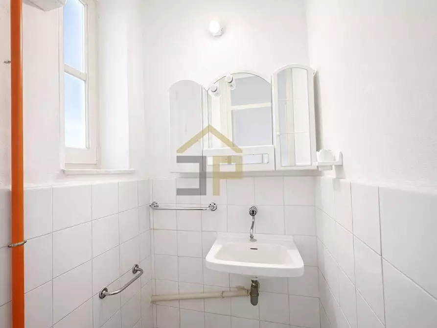 Immagine 13 di Appartamento in vendita  in Corso Camillo Finocchiaro Aprile 45 a Palermo