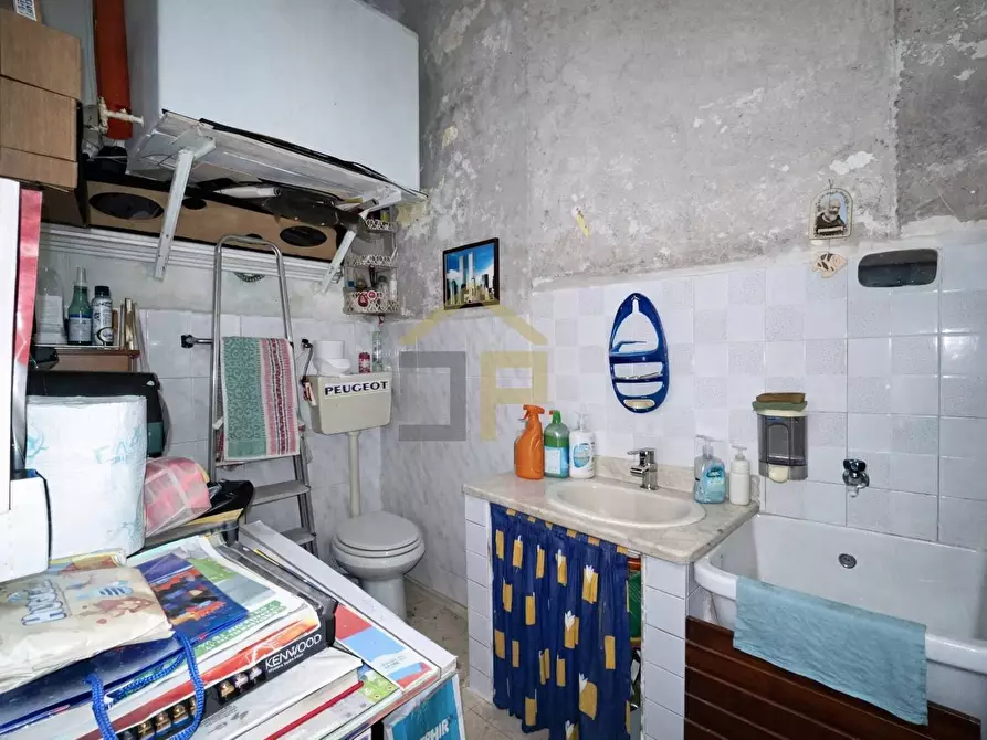 Immagine 4 di Locale commerciale in vendita  in Via Della Loggia 18 a Palermo