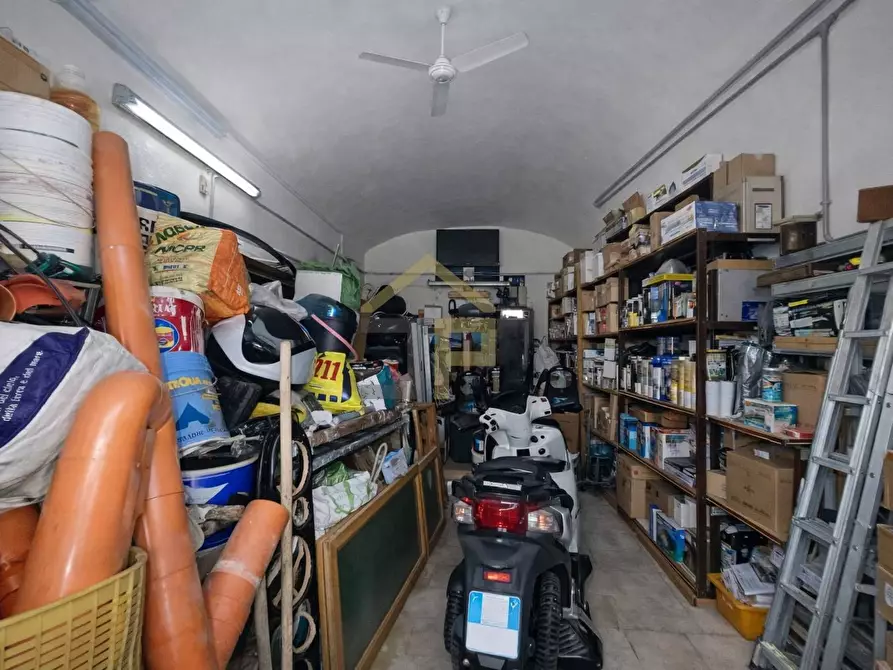 Immagine 5 di Locale commerciale in vendita  in Via Della Loggia 18 a Palermo