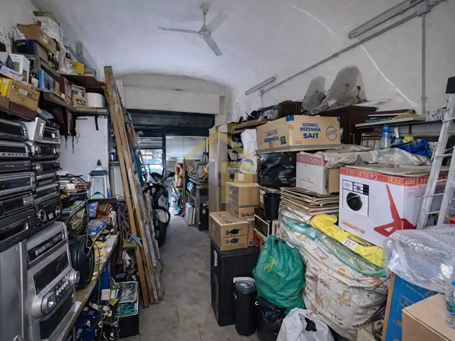 Immagine 7 di Locale commerciale in vendita  in Via Della Loggia 18 a Palermo