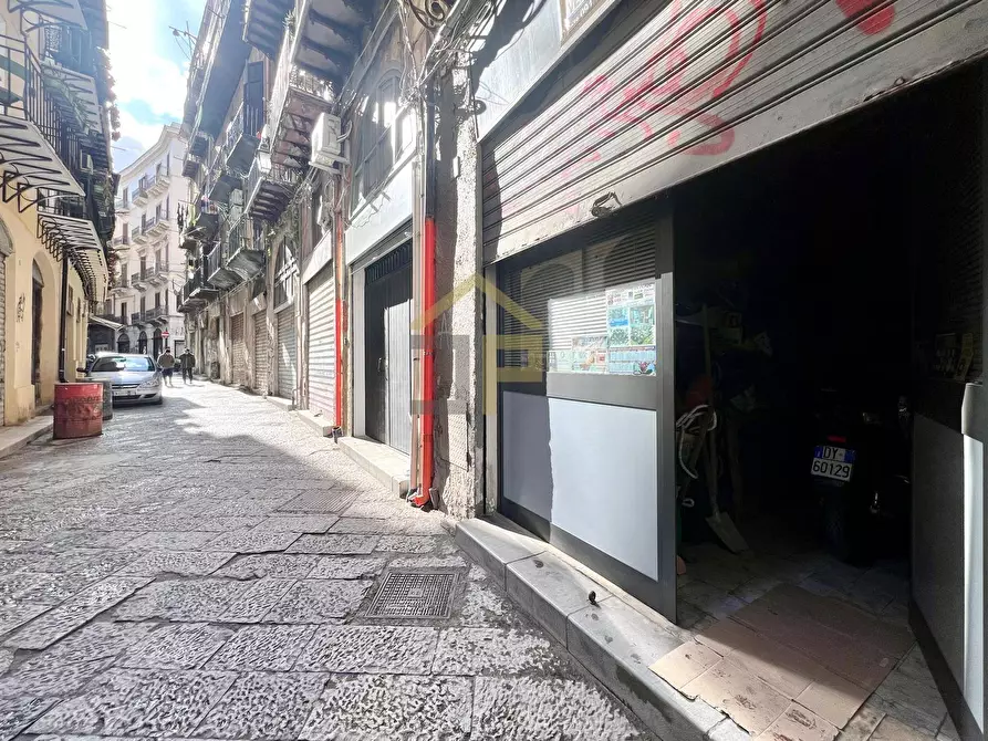 Immagine 3 di Locale commerciale in vendita  in Via Della Loggia 18 a Palermo