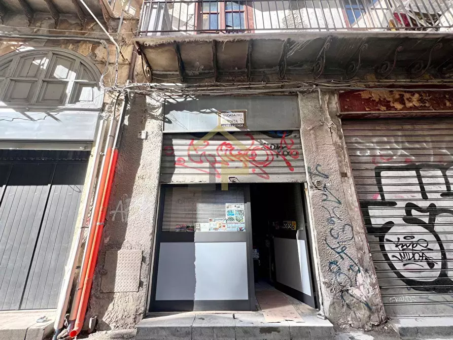 Immagine 1 di Locale commerciale in vendita  in Via Della Loggia 18 a Palermo