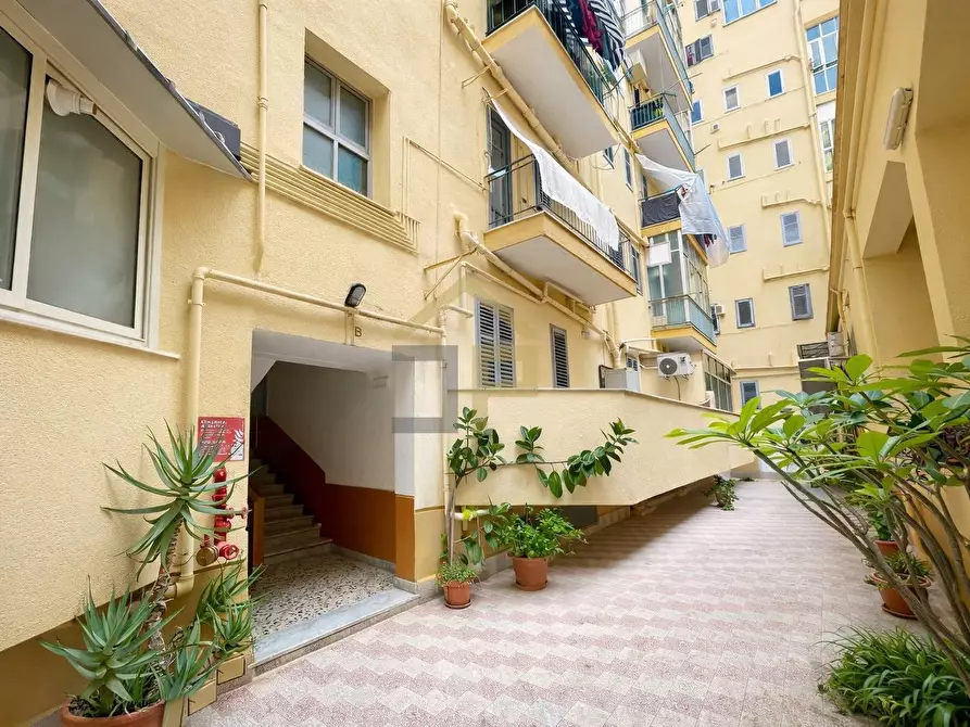 Immagine 3 di Appartamento in vendita  in Via Luigi Manfredi 18 a Palermo