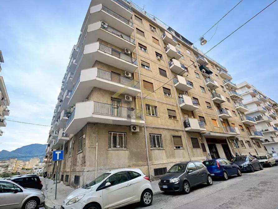 Immagine 2 di Appartamento in vendita  in Via Luigi Manfredi 18 a Palermo