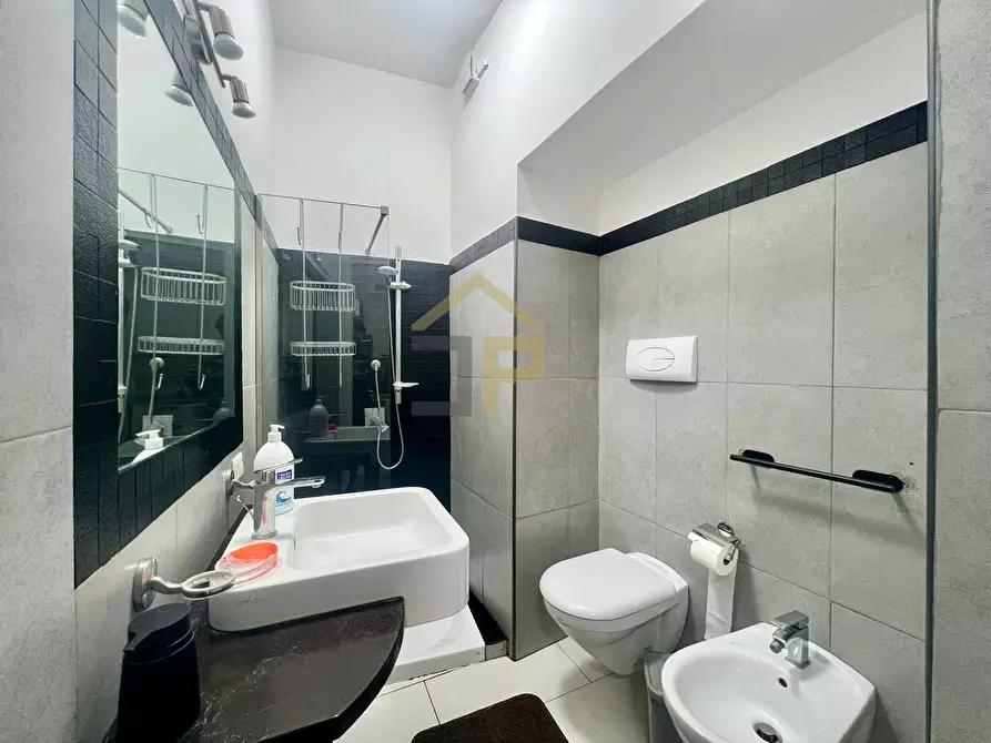 Immagine 9 di Appartamento in vendita  in Via Dei Frangiai 20 a Palermo