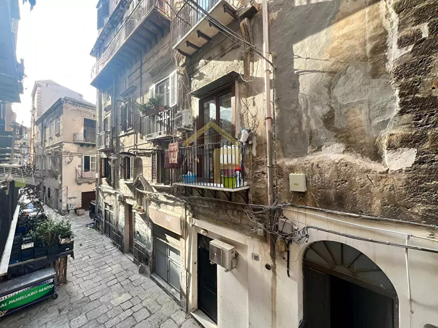 Immagine 15 di Appartamento in vendita  in Via Dei Frangiai 20 a Palermo