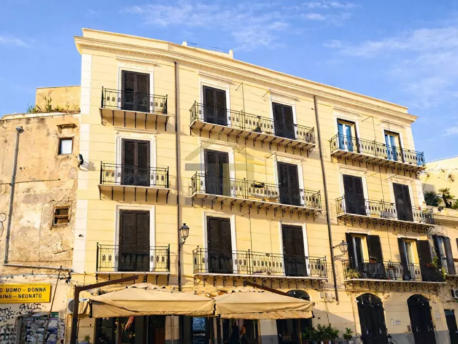 Immagine 1 di Appartamento in affitto  in Piazza Teatro Santa Cecilia 12 a Palermo