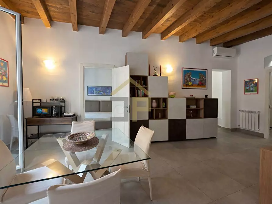 Immagine 6 di Appartamento in affitto  in Piazza Teatro Santa Cecilia 12 a Palermo