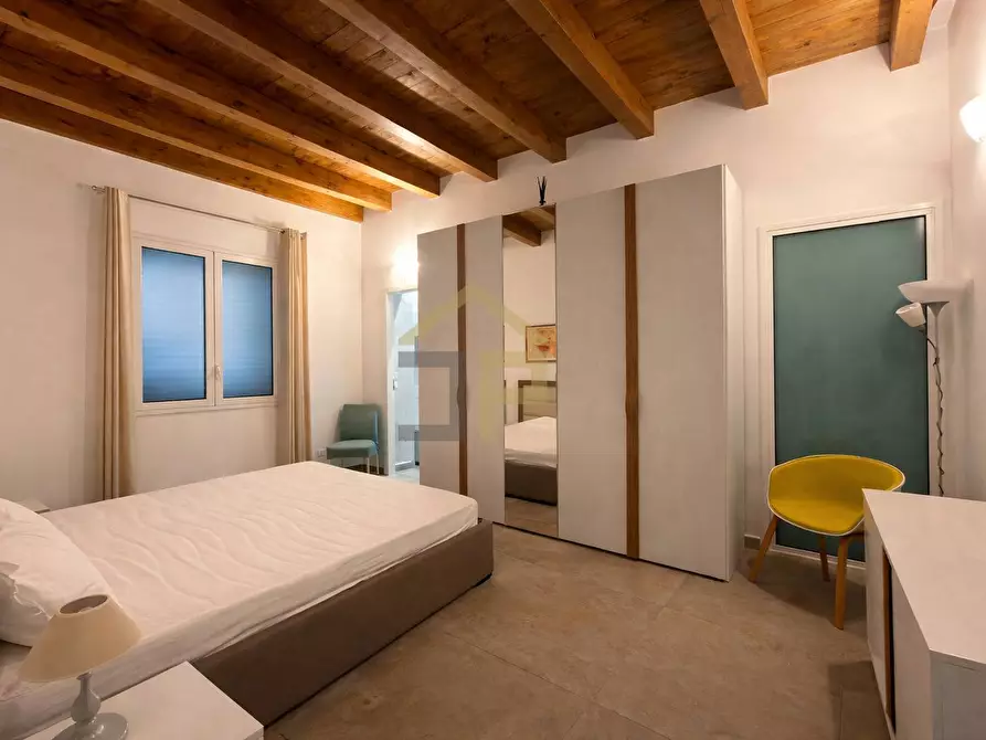 Immagine 12 di Appartamento in affitto  in Piazza Teatro Santa Cecilia 12 a Palermo